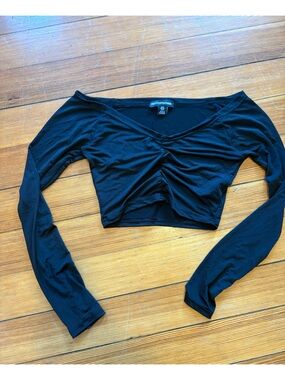 PrettyLittleThing Black Twist Front Long Sleeve Crop Top